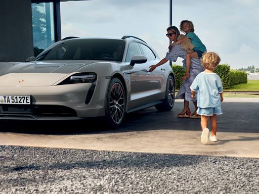 An Träumen sollte man festhalten.<br/>
Entdecken Sie unsere exklusiven Taycan Leasing- und Finanzierungsangebote.